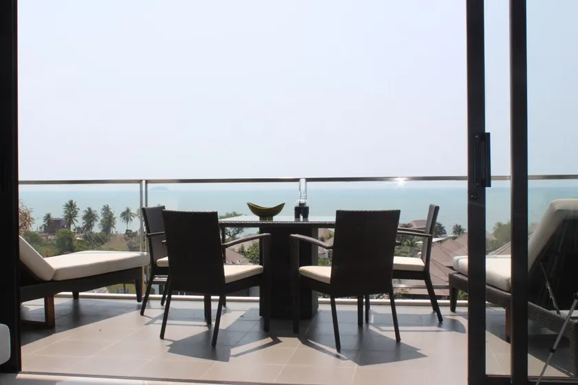 Luxury apartment with beautiful sea view and large terrace - Image 1