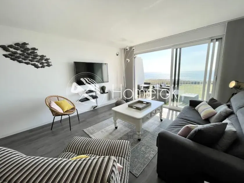 Magnifique T2 archi cosy Vue mer 180 Piscine - Image 1