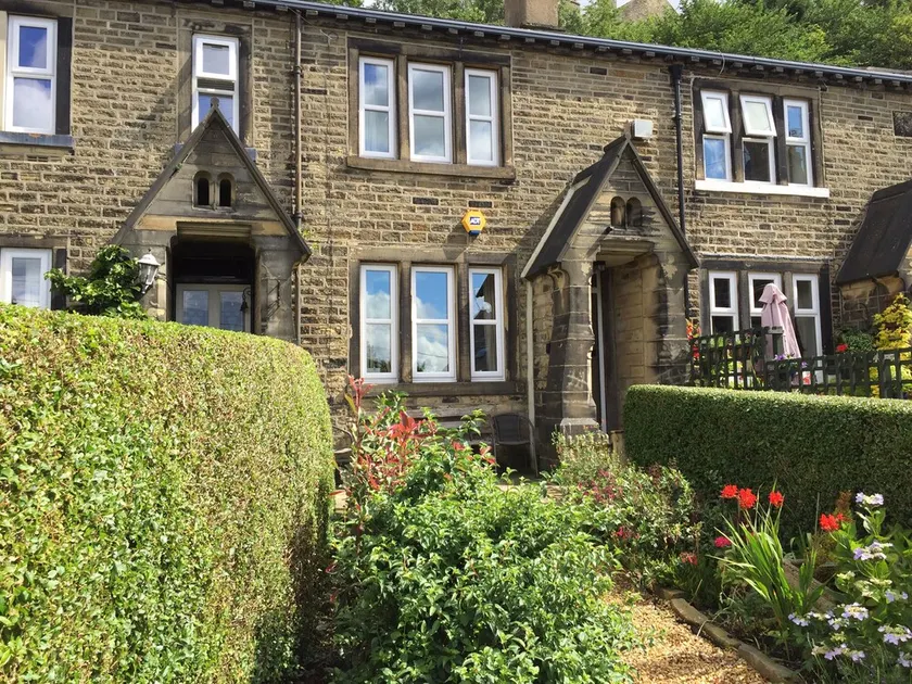 Stunning 17c cottage, a true home away from home, in a delightful heritage area - Image 1