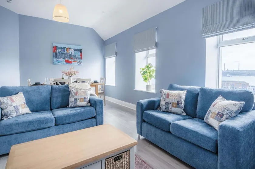 Harbour Heights - 2 Bed Apartment - Milford Haven - Image 1