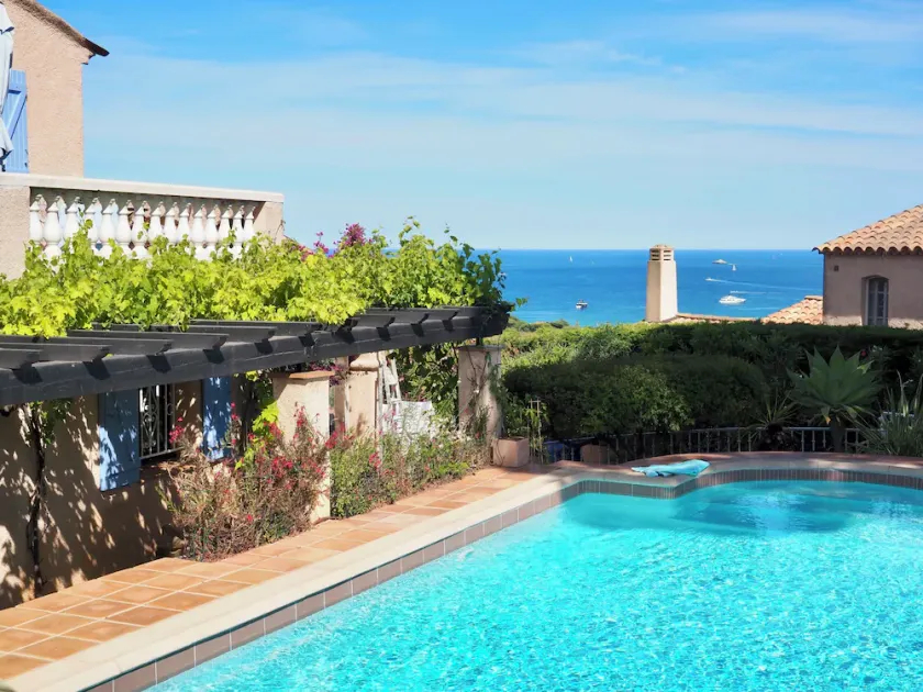 Villa Riviera, Sea view, Pool, Jacuzzi, Sauna, Walk to the beach - Image 1
