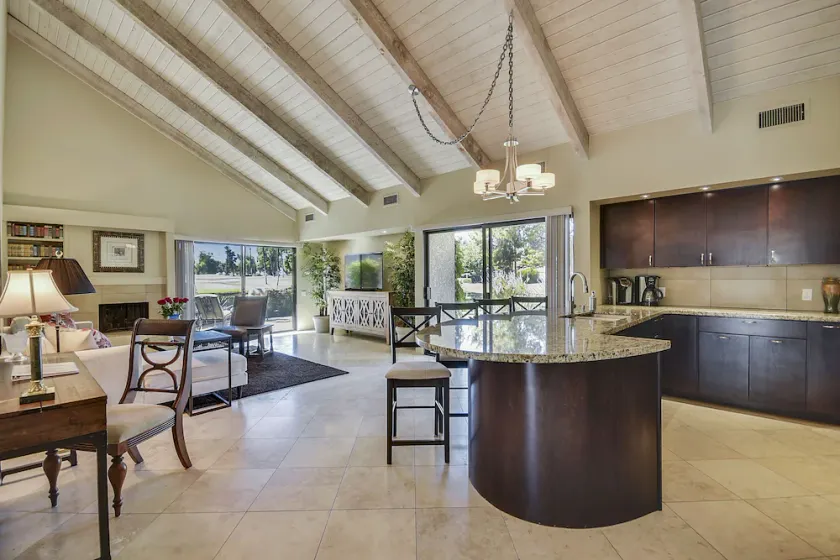 ELEGANT LAKESIDE VILLA: incarnation du mode de vie intérieur-extérieur de Palm Springs ~ géré par GREENDAY! - Image 1