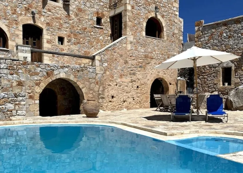 Venetian villa with four apartments - Image 1