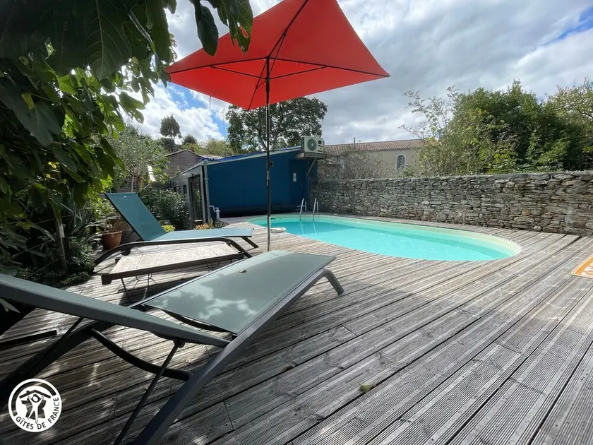 Maison rénovée avec jardin, piscine chauffée et wifi à Mareuil-sur-Lay - FR-1-426-537 - Image 1