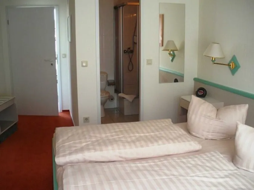 Quarto Duplo Pequeno - Hotel Reke (Hotel-Admin) - Image 1