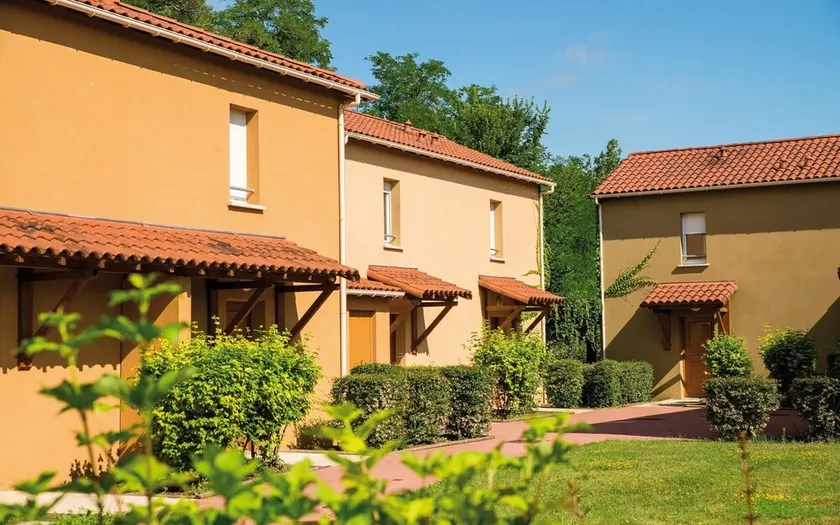 Maison Abordable | Accès Piscine + Sauna - Image 1