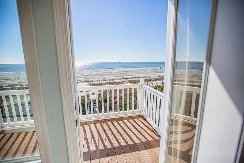 Brice Is Right 4 Bedroom Home by RedAwning - Image 1