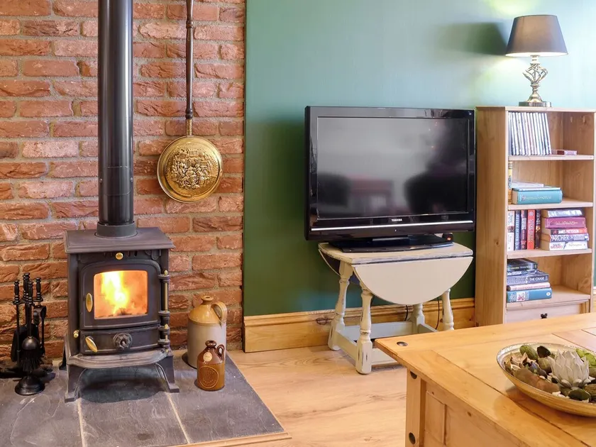 Discover Cambridgeshire from this superb holiday lodge. - Image 1