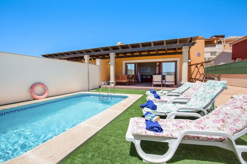 Vacation Home 'Villa Mia' with Sea View, Garden, Pool & Wi-Fi - Image 1