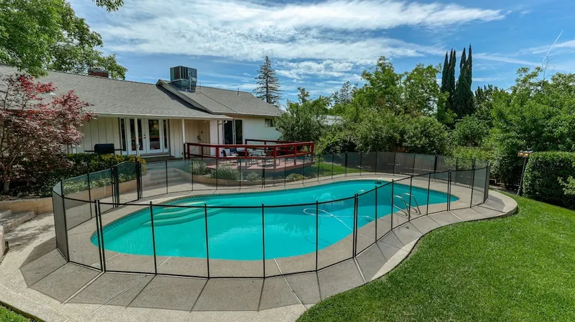 The Olive Get-Away | Pool💦 Game Room🏓 & BBQ♨️ - Image 1