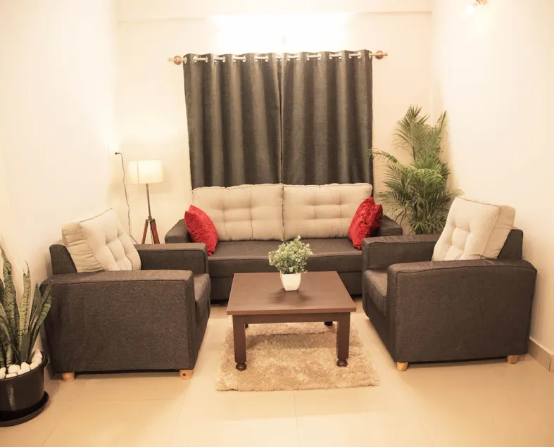 Luxury Service Apartments - Image 1