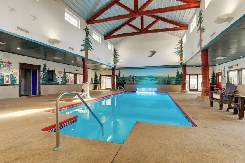 Stoney Creek Columbia, Deluxe 2 Double w/ Free Hot Breakfast | 3 Units - Image 1