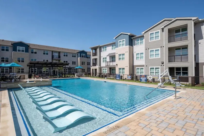 Landing Apartments - Jameson - Image 1