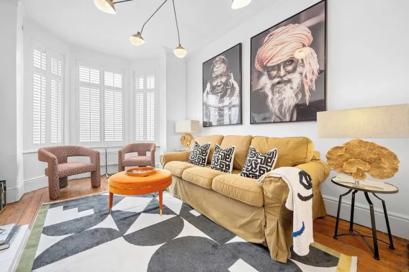 This house is a 4 bedroom(s), 3 bathrooms, located in Manchester, England. - Image 1