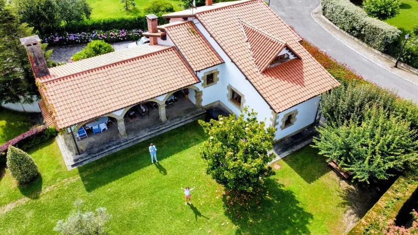 EXKLUSIVES UNABHÄNGIGES HAUS IN PRIVATER URBANISATION 5 MIN VOM STRAND ENTFERNT - Image 1
