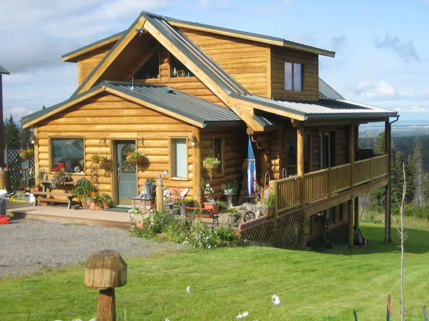 Have an Authentic Log Cabin Alaskan 5 Star experience at \"The Eagles Nest\" - Image 1