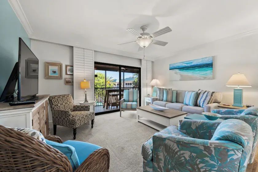 # 1132 Sanibel Moorings Courtyard View - Image 1