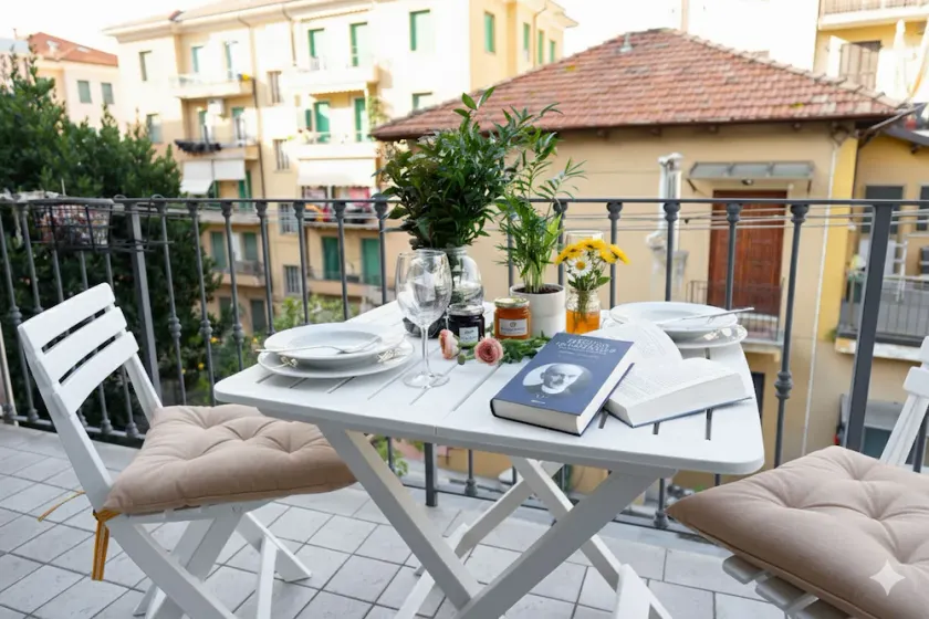 Imperia City apartment - Image 1