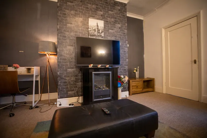 Stylish place to stay and perfect for group trips. - Image 1
