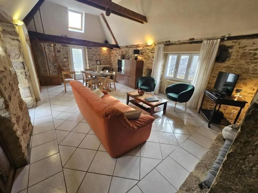 Spacious house in Dordogne with terrace and garden, pets allowed - Image 1