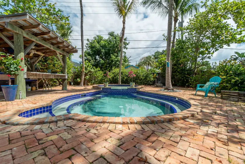 Private Tropical Pool Home - Quiet Retreat Near Beach & Downtown - Image 1