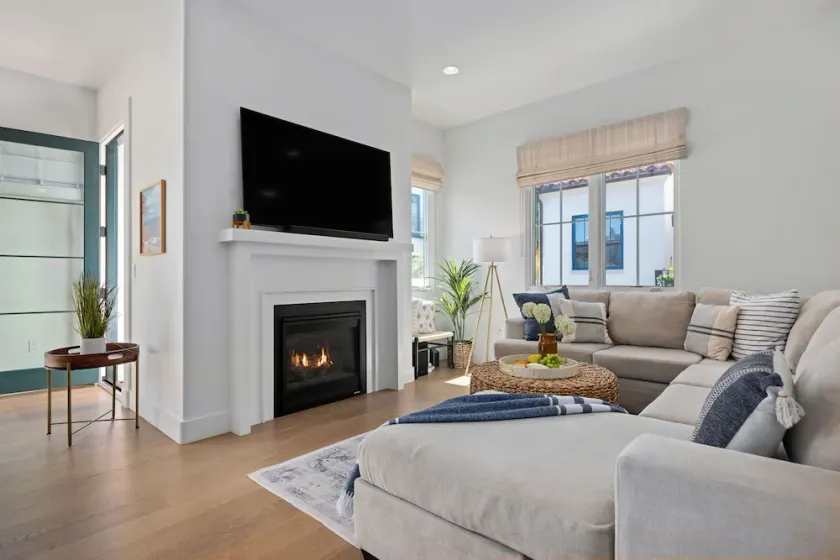 Modern Luxury Condo In Uptown SB - Image 1