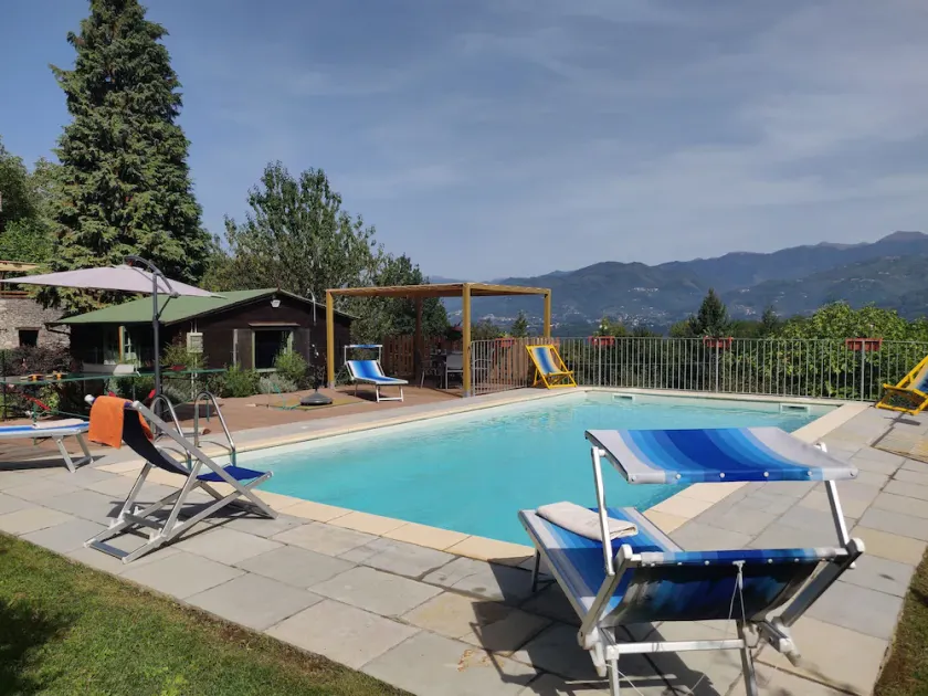 3 bedroom house, private pool, gym, mature garden, walk to pizzeria, great views - Image 1