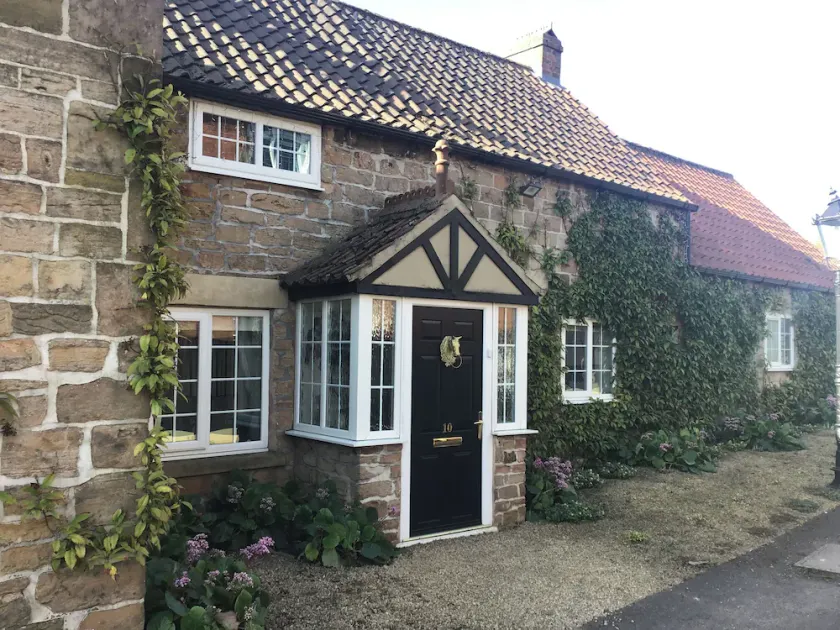 Rose Cottage - Image 1