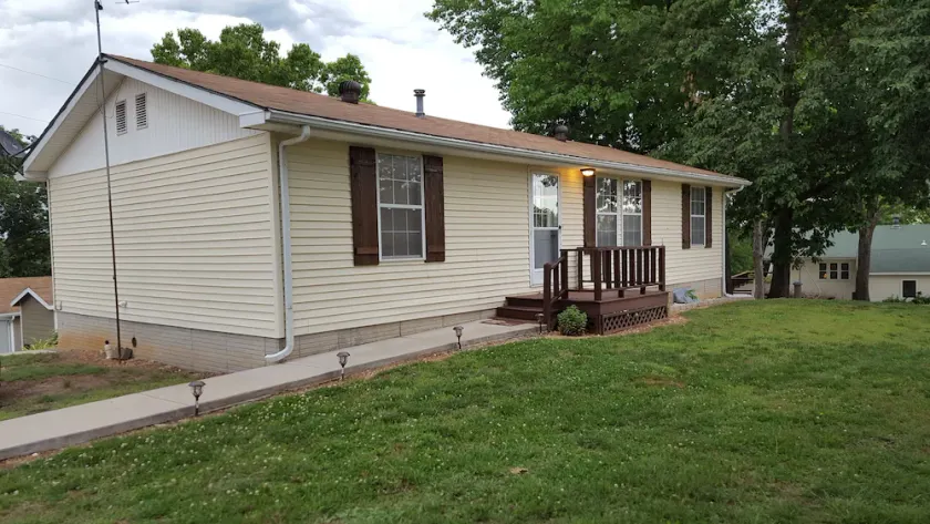 Needles Eye In Shell Knob. Lake View! 2 Min To Grocery Store. Newly remodeled! - Image 1