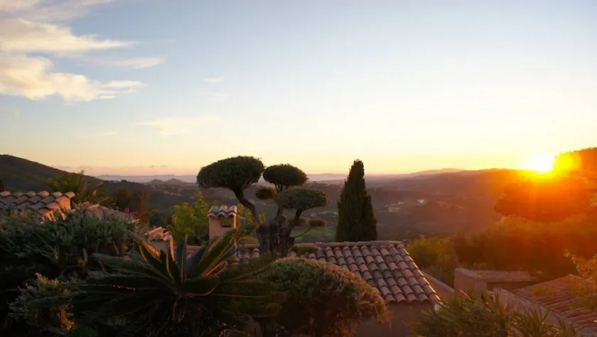 Villa Valcros in a quiet location with pool and panoramic views of sea and islands - Image 1