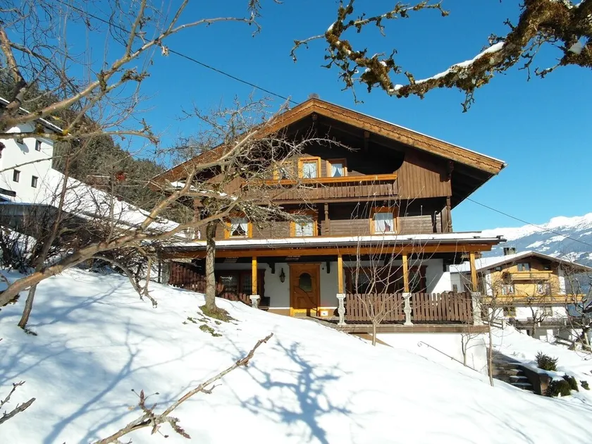Alpine Chalet Bergprinzessin with Mountain Views and Wi-Fi - Image 1