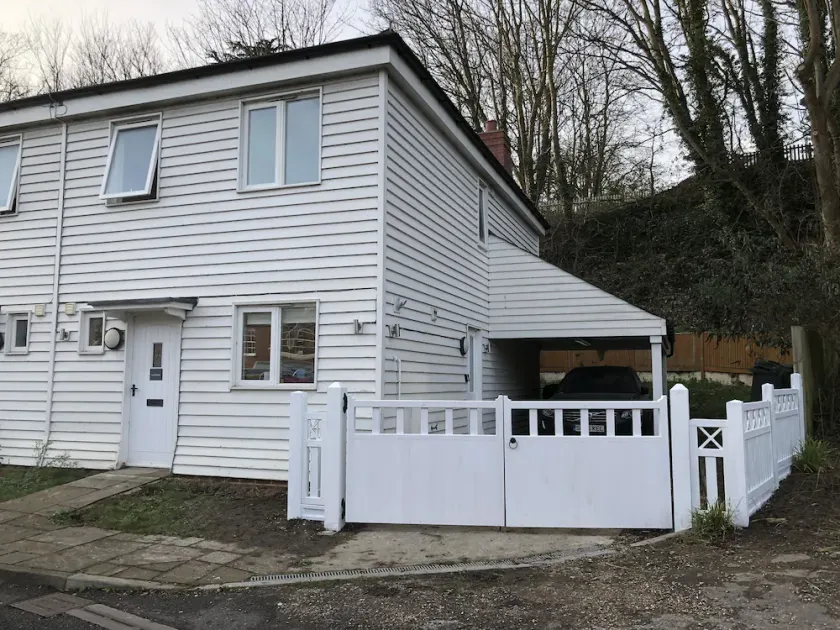 Holiday rental in Rye, sleeps up to 6 with private gated driveway - Image 1