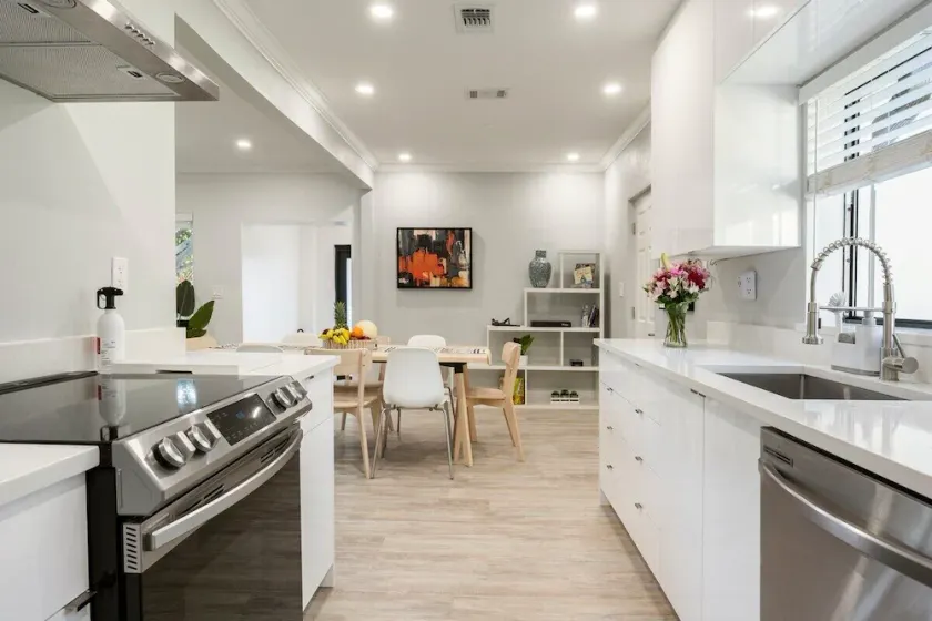 Modern Home * 5 min to Aventura Mall * Sparkling Clean * Quiet Neighborhood - Image 1