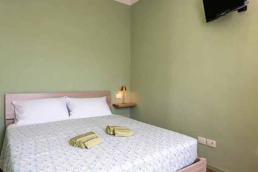 'Stanza Verde' Room with Balcony, Wi-Fi and Air Conditioning - Image 1