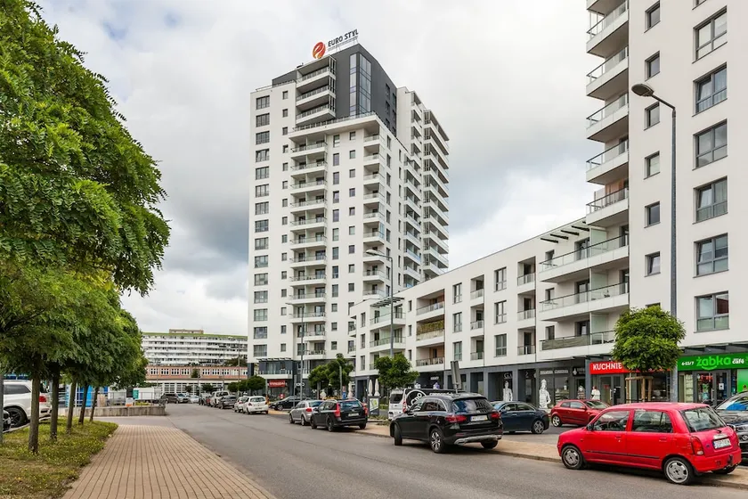 Spektrum Tower Apartments by Happy Stay - Image 1