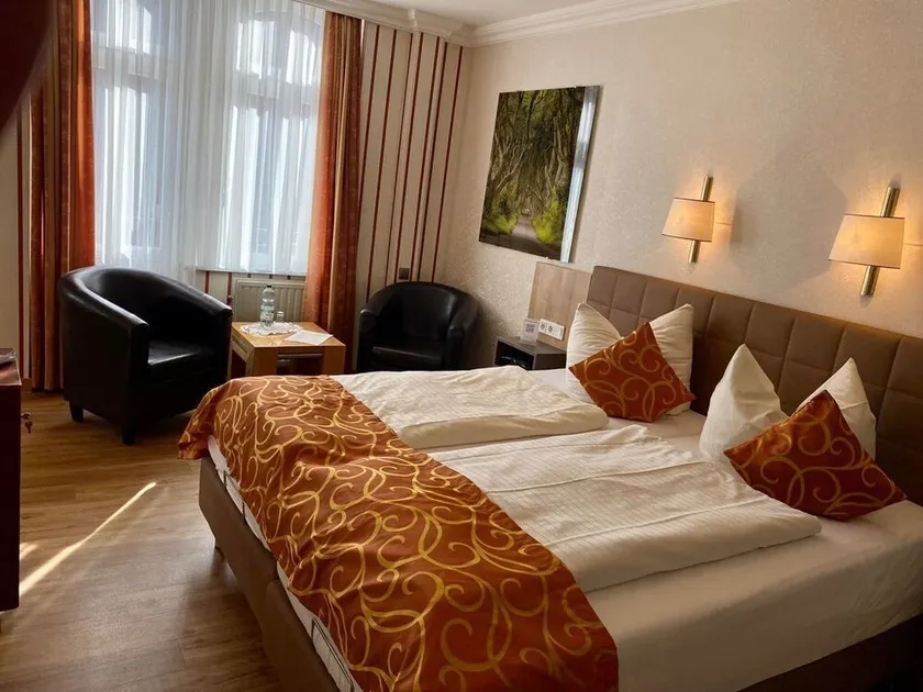 Doppelzimmer Erker mit Balkon - Hotel Haus Hohenzollern/haus Ambiente - Image 1