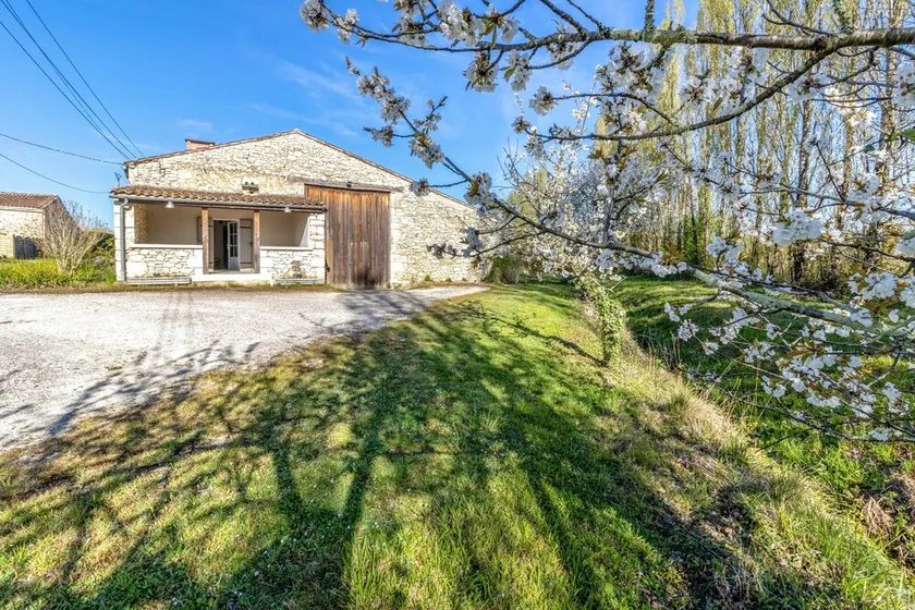 Holiday Home in the Heart of a Vineyard - Image 1