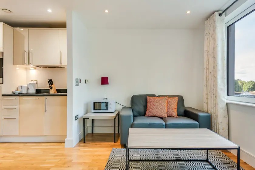 Cozy Studio Apartment in Indescon, Canary Wharf by MySquare - Image 1