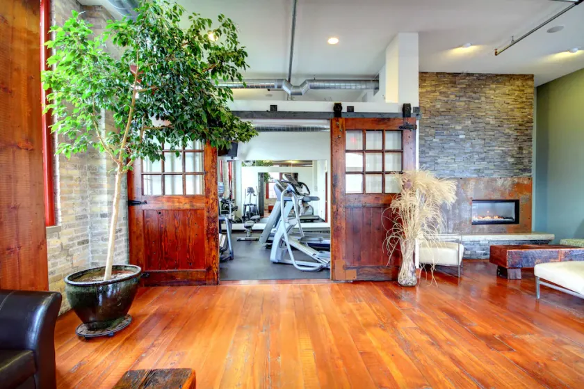 Designer Lofts in Dinkytown: Small or Large Groups - Image 1