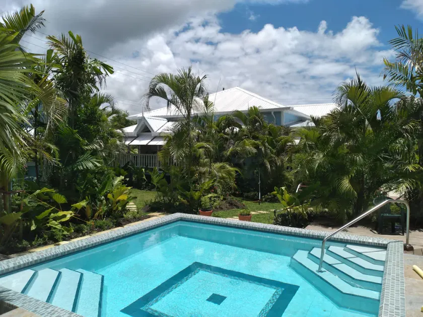 Crotona Garden 1 Bed Lower Cottage,  Lush & Tropical + Pool. 2 Min Walk to Sea - Image 1
