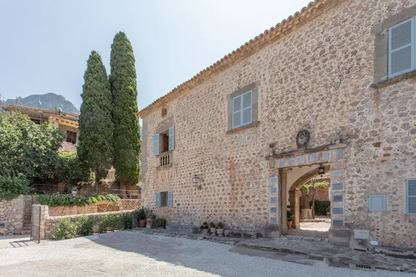 Fully renovated manor house in the heart of Deia - Image 1