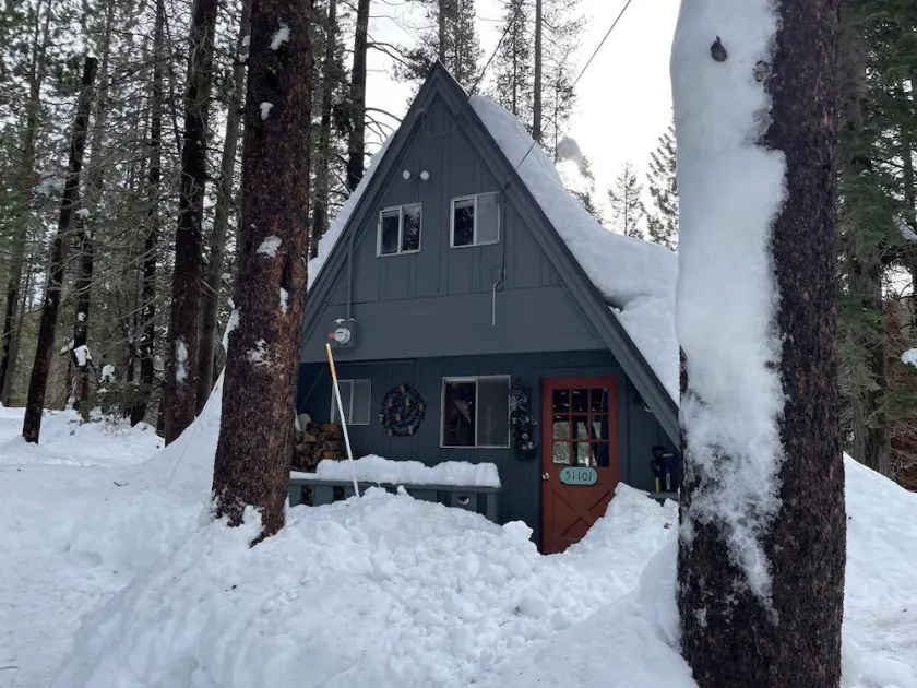 Rustic River Retreat - Pet Friendly - WIFI - 12 minutes to Sugar Bowl Resort - Image 1