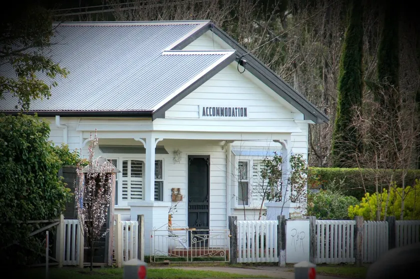 R&R COTTAGE - Image 1