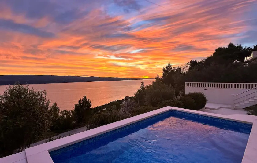 Lovely home in Celina with private swimming pool, can be inside or outside - Image 1