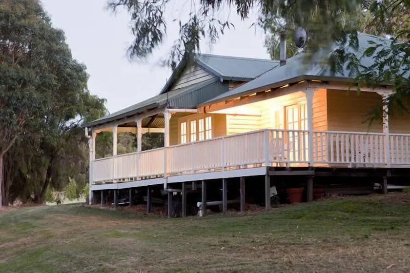 Wildwood Brook Cottage - Stunning views with large entertaining deck - Image 1