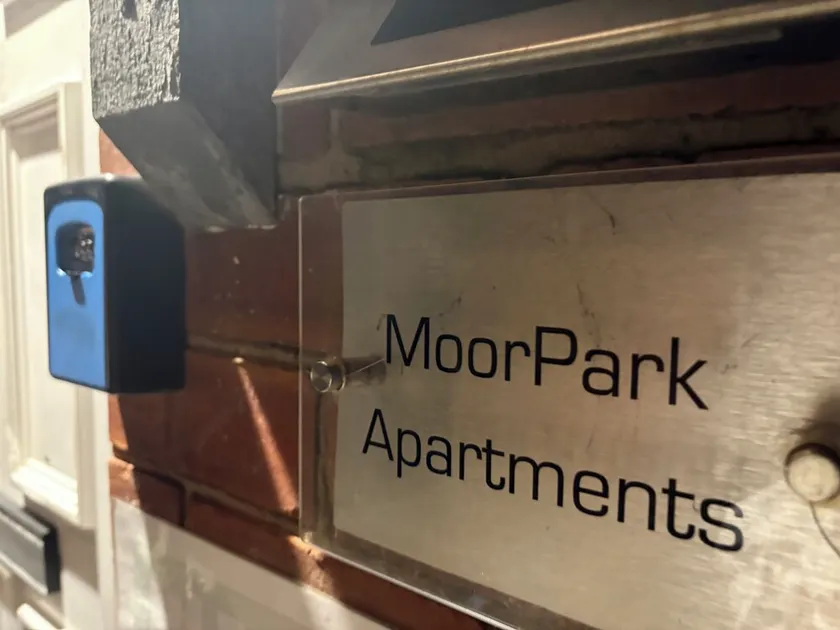 Moor Park Apartments - Image 1