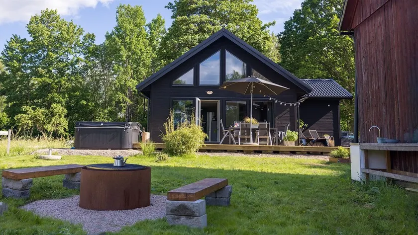 Cozy vacation home by the lake, newly built - Image 1