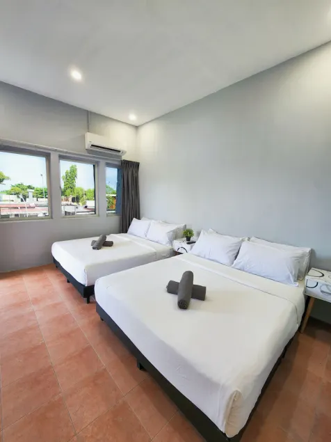 Gurney Coast Guest House by Sky Hive - Image 1