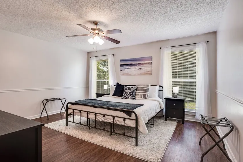 3BR Dog-Friendly Home w/ Fenced Yard Near Park & Doctor's Lake - Image 1