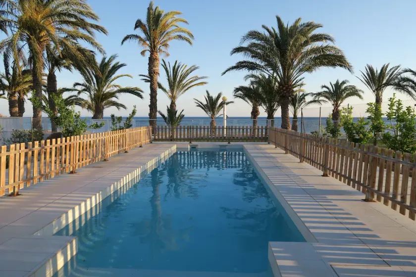 1 meter til havet Spektakulær villa med privat swimmingpool - Image 1